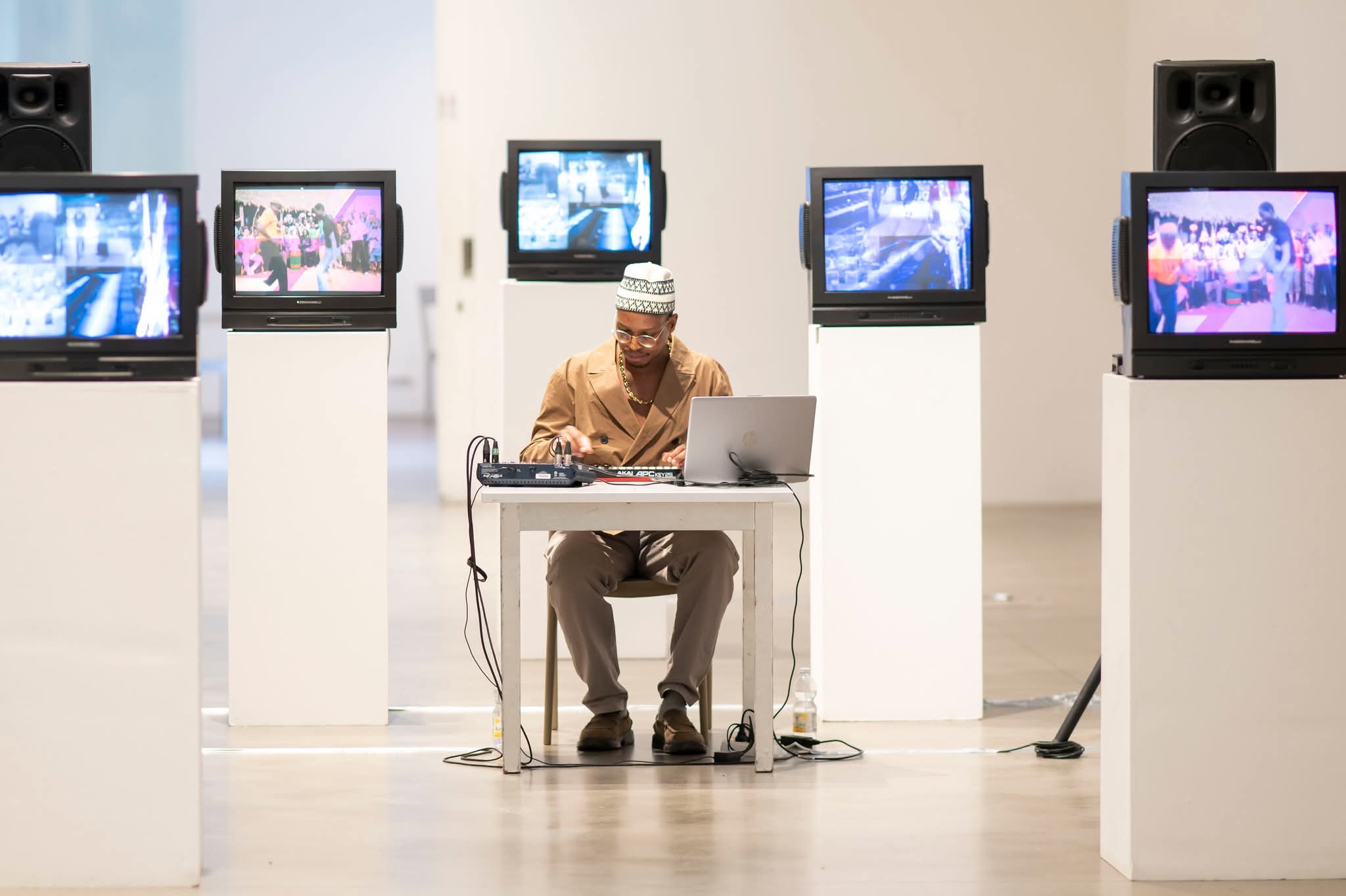 Luc Ndikubwimana  RE-VEIL_the sound of images. Courtesy Fondazione Sandretto Re Rebaudengo. Photo credit_Giorgio Perottino.jpg
