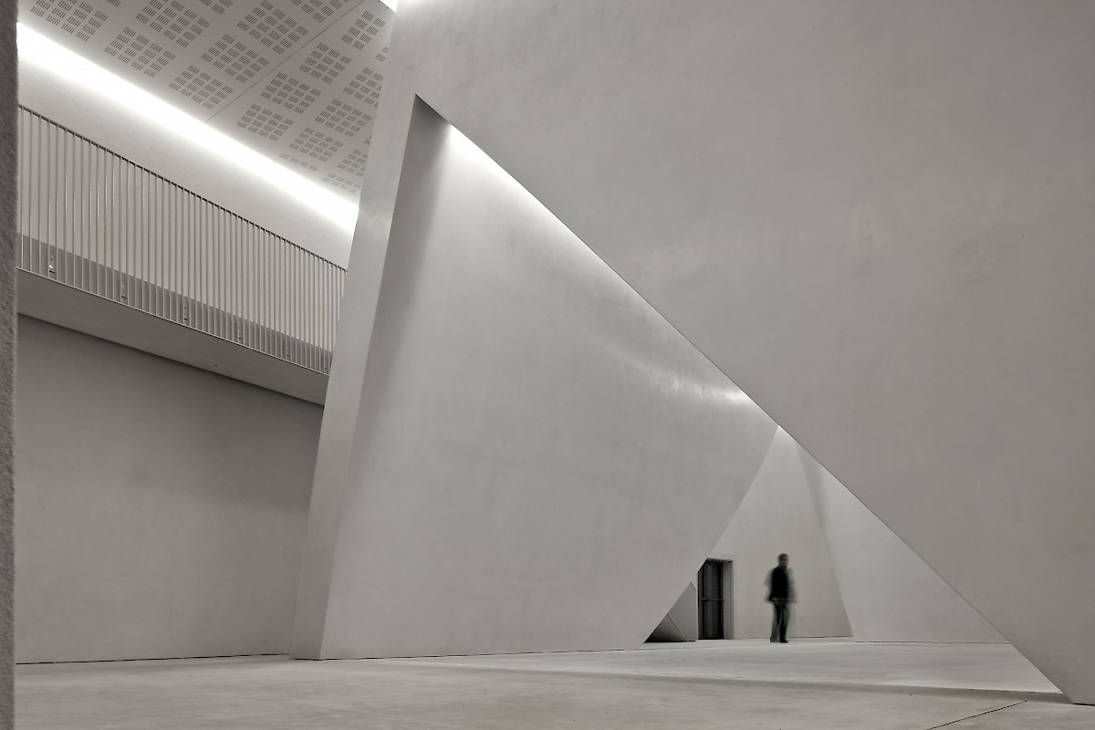 MUSEUMS & NEW MARKETING STRATEGIES