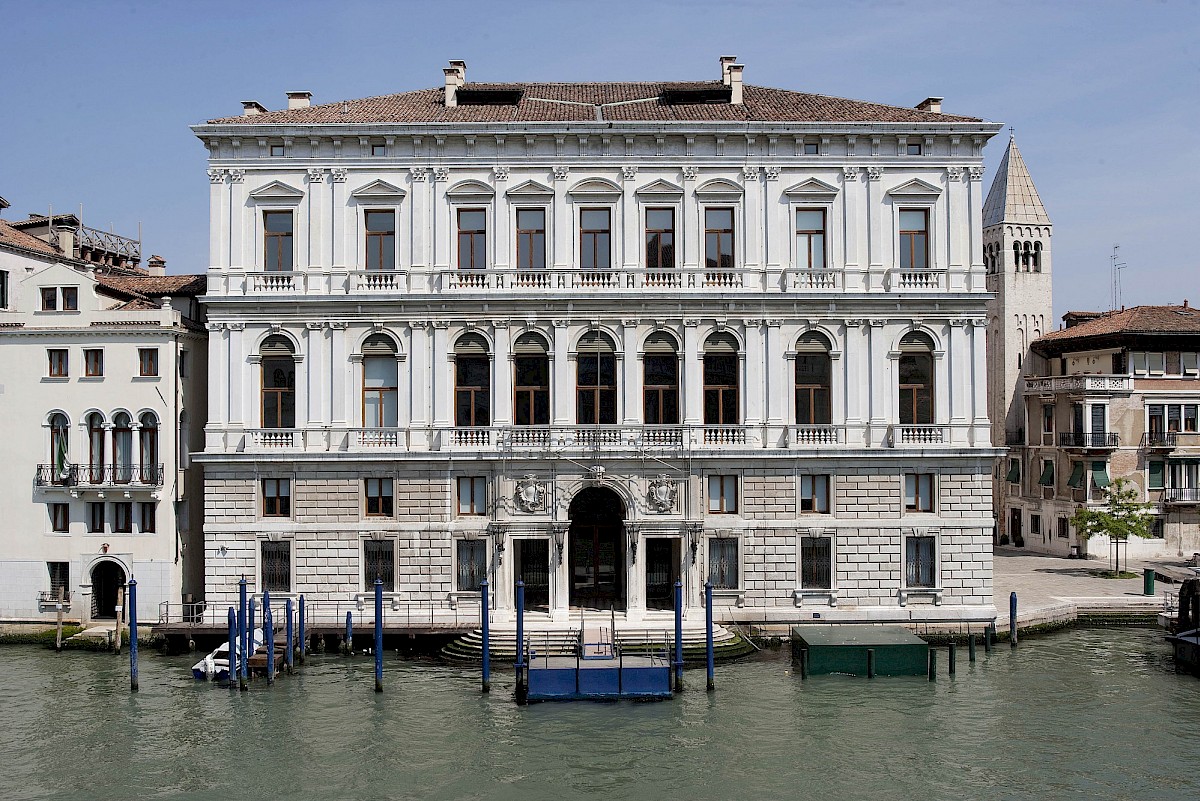 Palazzo Grassi and the history of its exhibitions