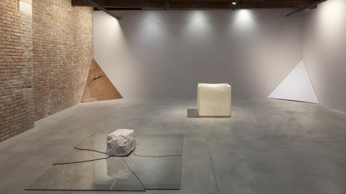 Works by Koji Enokura, Giulio Paolini, Susumu Koshimizu, Lee Ufan