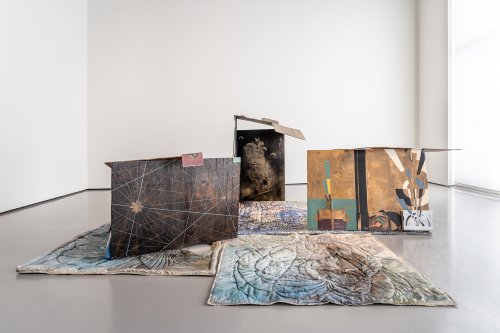 Tatiana Trouvé, The Great Atlas of Disorientation, 2017; Untitled 2017-2025; Somewhere in the Solar System, 2017; Untitled, 2021; Untitled, 2021; Untitled 2021, Collection of the artist © Tatiana Trouvé, by SIAE 2025. Installation view, “Tatiana Trouvé. The strange Life of Things”, 2025, Palazzo Grassi, Venezia. Ph. Marco Cappelletti and Giuseppe Miotto / Marco Cappelletti Studio © Palazzo Grassi, Pinault Collection 