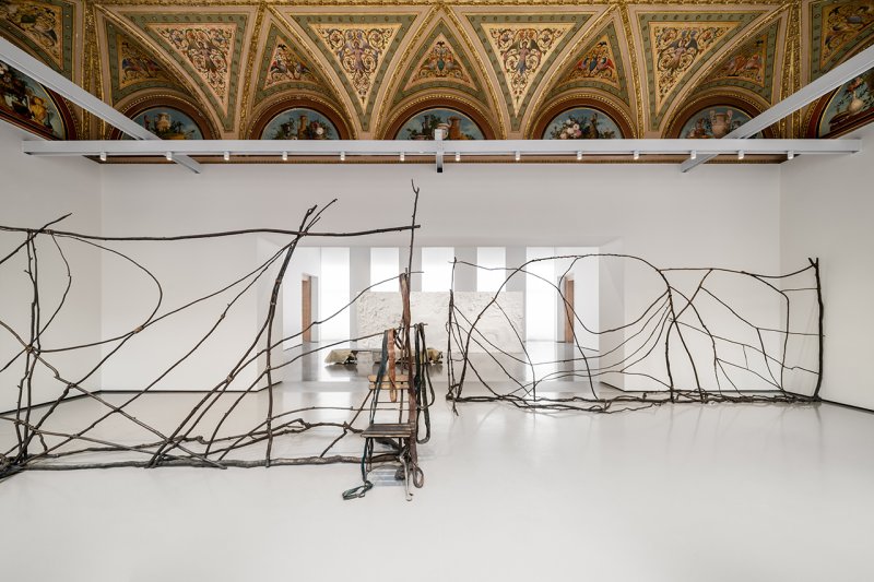Tatiana Trouvé, "Navigation Gate", 2024, Collection of the artist; "Sitting Sculpture", 2024, Collection of the artist, courtesy Gagosian; "Storia Notturna, 30 giugno 2023", 2024, Collection of the artist © Tatiana Trouvé, by SIAE 2025. Installation view, “Tatiana Trouvé. The strange Life of Things”, 2025, Palazzo Grassi, Venezia. Ph. Marco Cappelletti and Giuseppe Miotto / Marco Cappelletti Studio © Palazzo Grassi, Pinault Collection Tatiana Trouvé, Palazzo Grassi