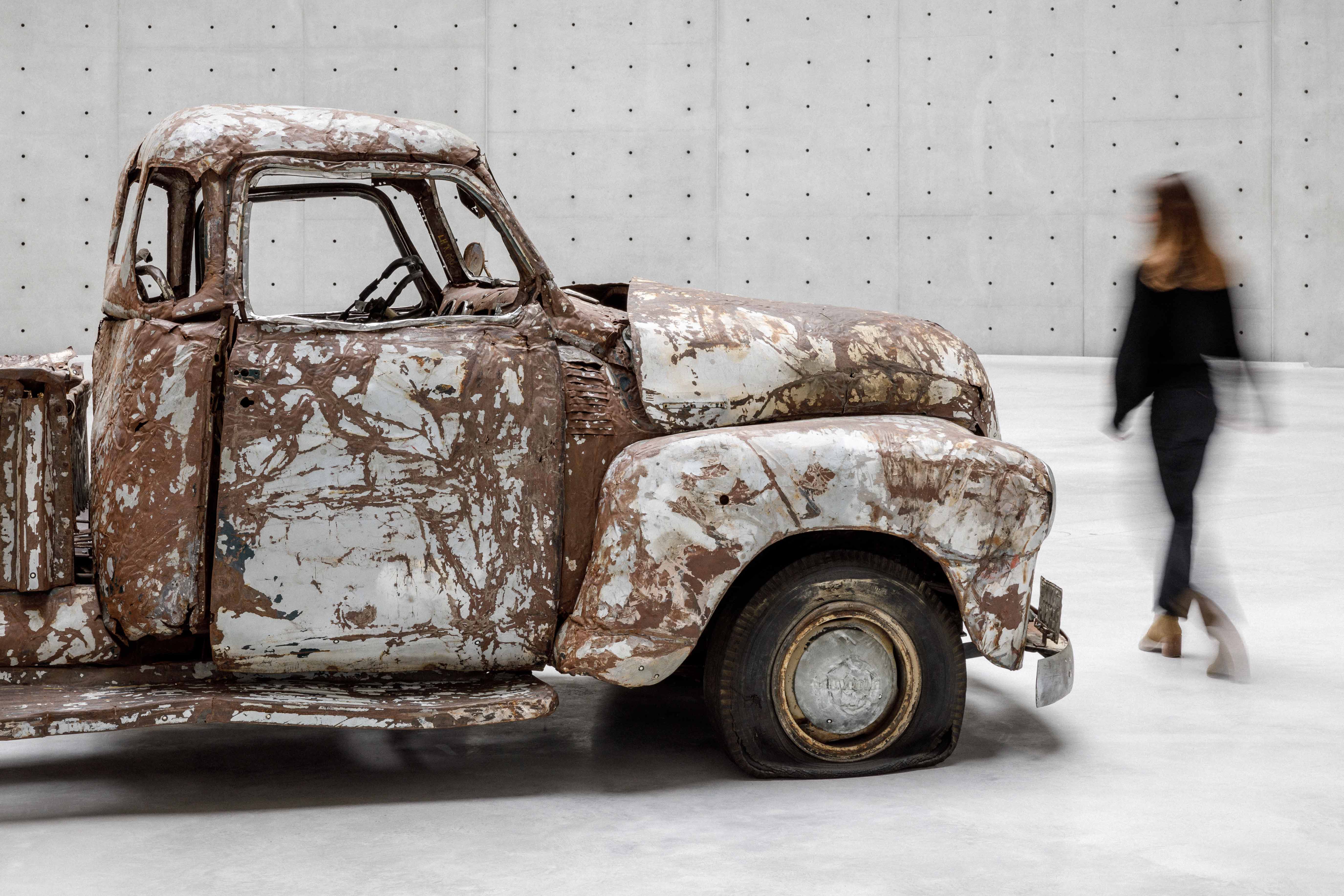 Charles Ray, Unbaled Truck, 2021. © Charles Ray / Pinault Collection. Photo Florent Michel