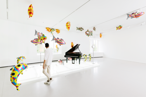 Philippe-Parreno,  Quasi Objects: My Room is a Fish Bowl, AC/DC Snakes, Happy Ending, Il Tempo del Postino, Opalescent acrylic glass podium, Disklavier Piano, 2014-2022 