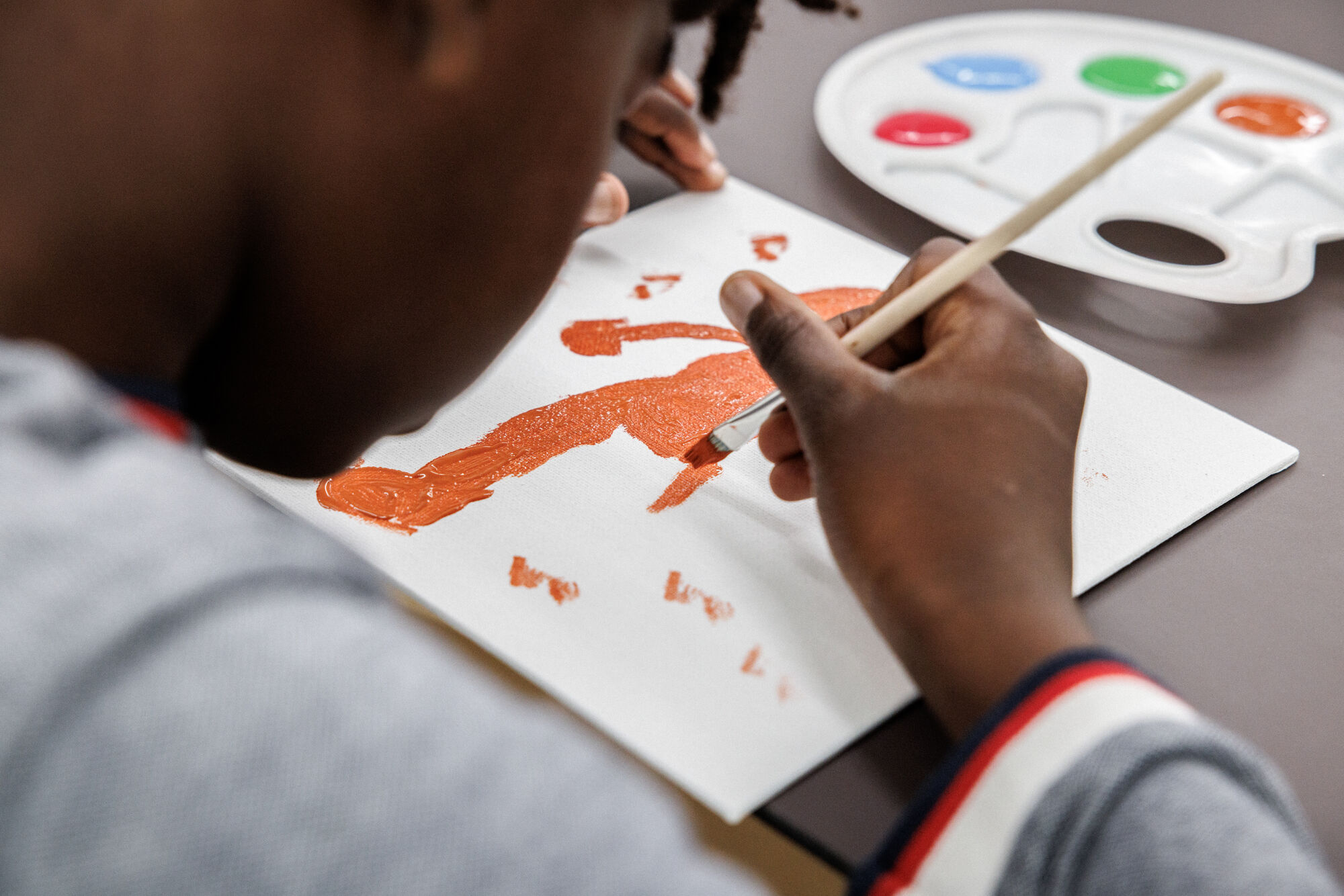 Jeune public en atelier. Photo : Florent Michel / 11h45 / Pinault Collection