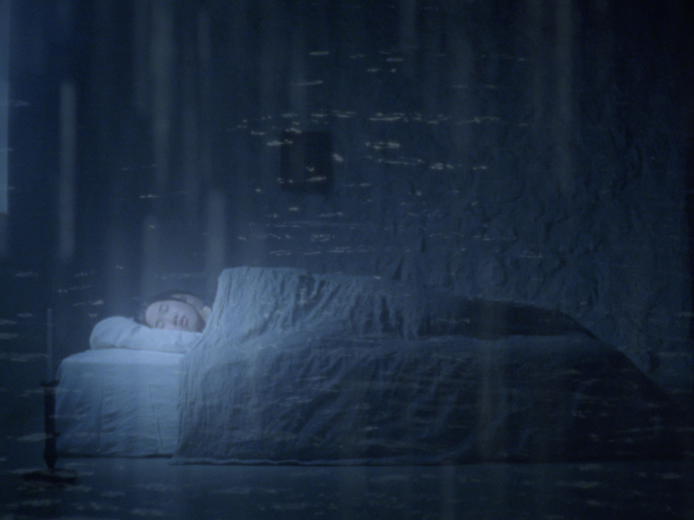 6PM to 6AM / Courtesy de Sarah-Anaïs Desbenoit.