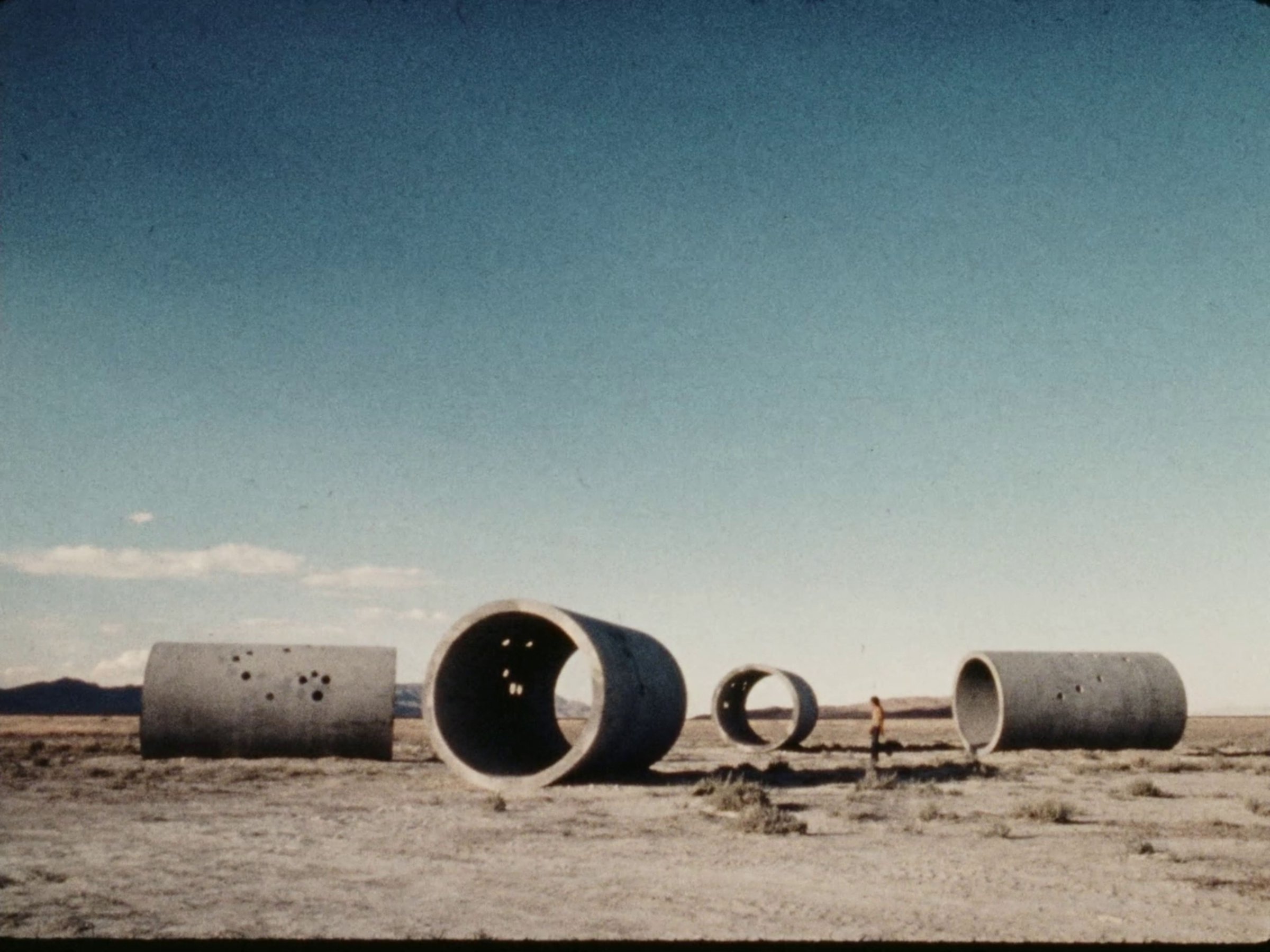 Courtesy of the Holt/Smithson Foundation and Electronic Arts Intermix (EAI), New York. Cinéma Minimal : Nancy Holt