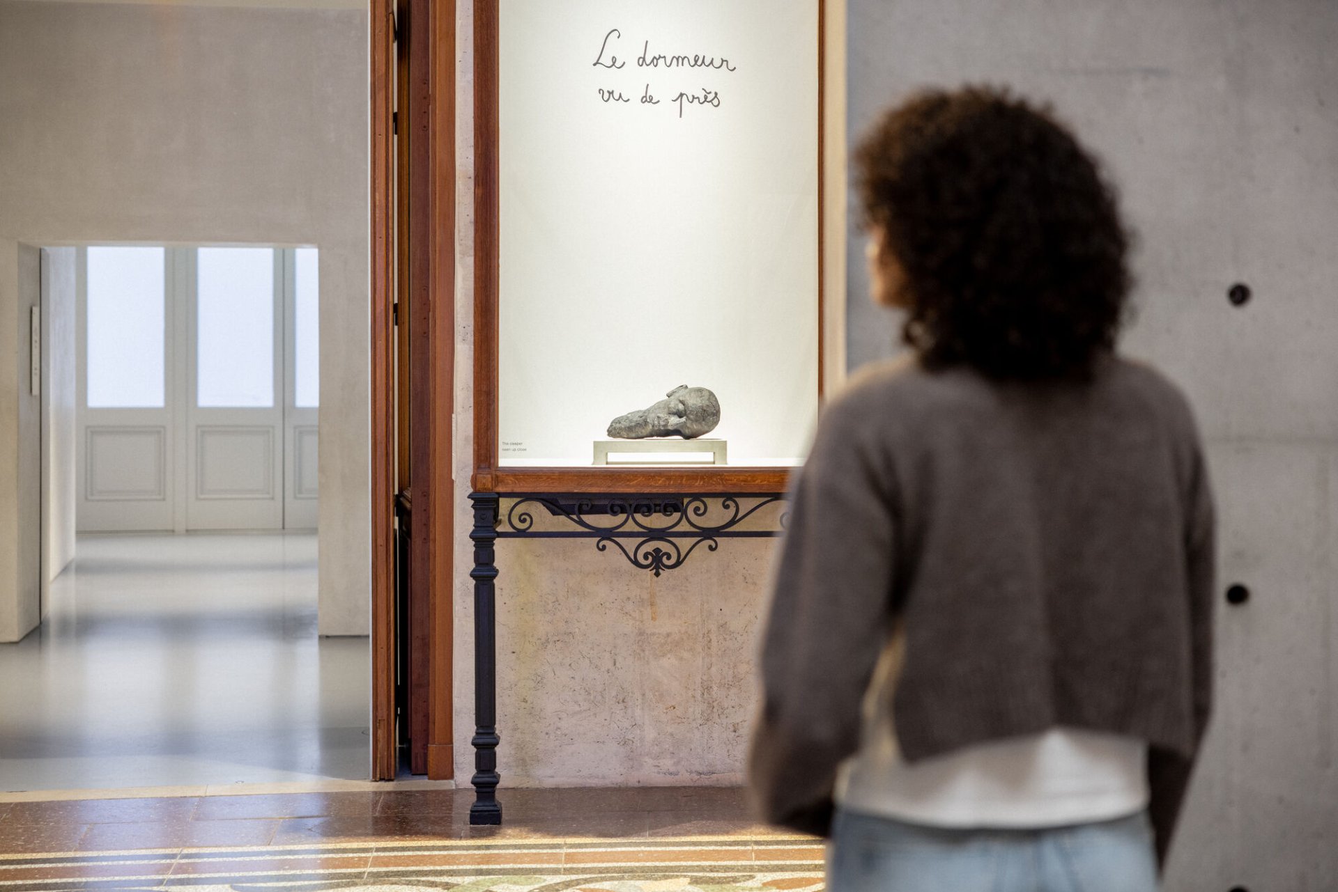 Vue de l’exposition « Corps et âmes », Bourse de Commerce – Pinault Collection, Paris, 2025. Photo : Florent Michel / 11h45 / Pinault Collection. Ali Cherri