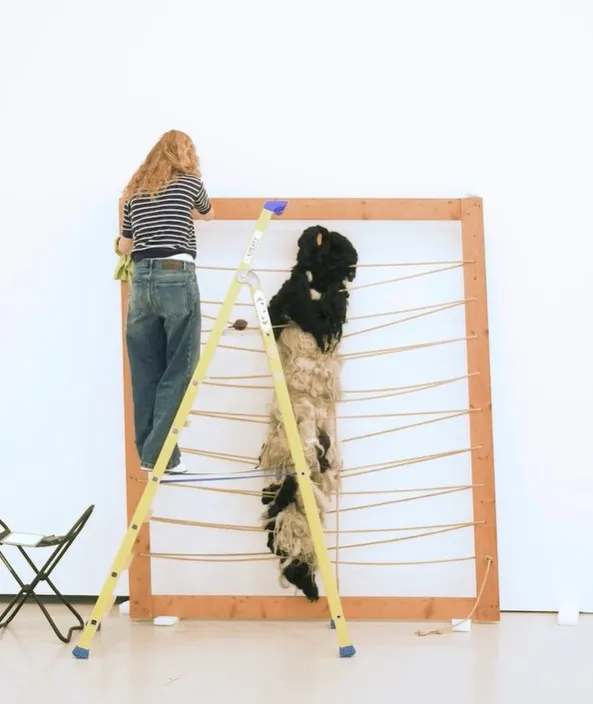 Le montage de l'exposition "Arte Povera" 