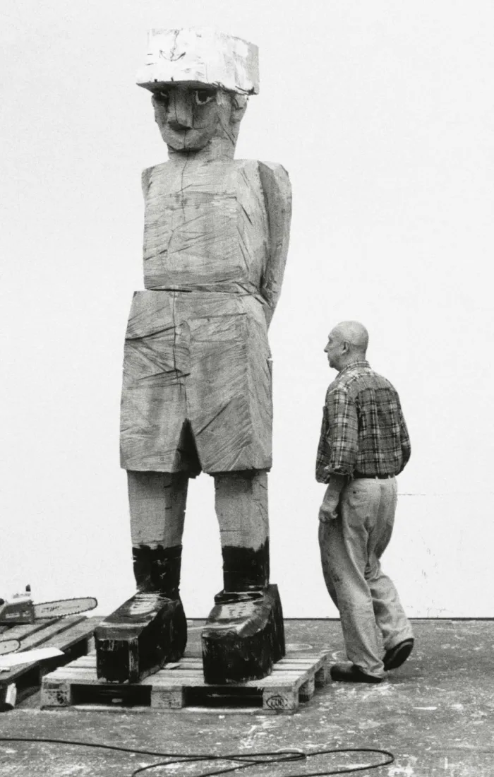  Georg Baselitz dans son nouvel atelier au château de Derneburg parmi,2003 © Benjamin Katz