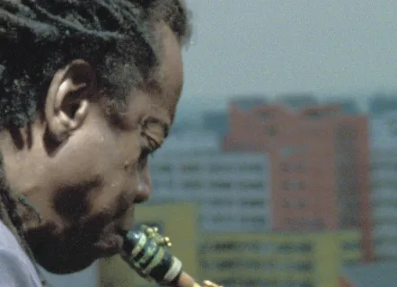 Jemeel Moondoc in Long Sorrow (2005) by Anri Sala. Courtesy of Anri Sala  