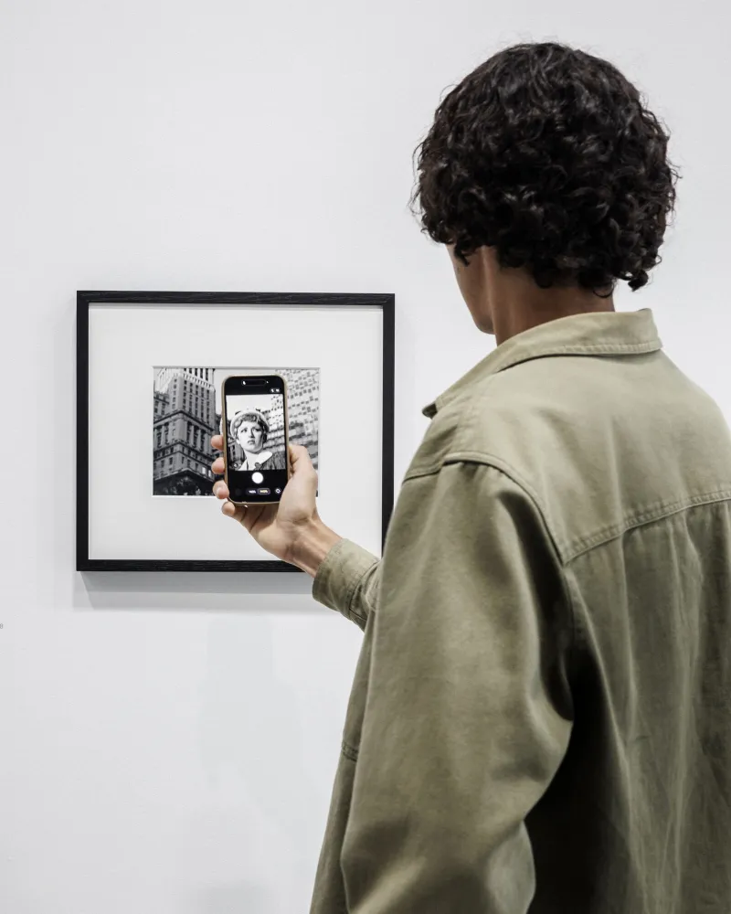 Vue de l’exposition « Remember Me », Bourse de Commerce – Pinault Collection, Paris, 2026-2027. Photo : Florent Michel / 11h45 / Pinault Collection.
