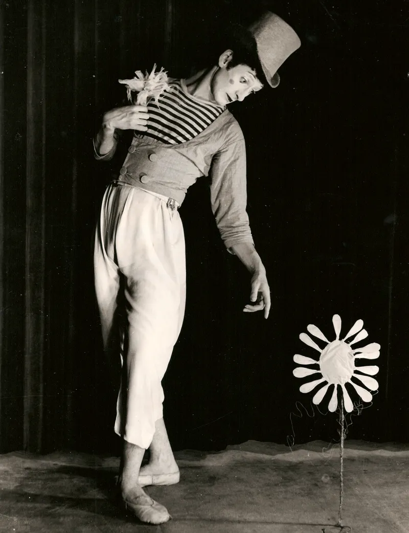 Bip et la fille des rues, 1947 