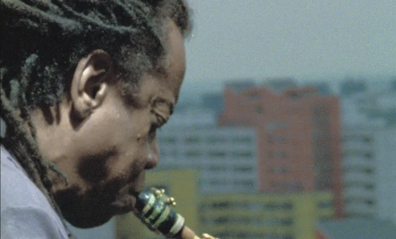 Jemeel Moondoc in Long Sorrow (2005) by Anri Sala. Courtesy of Anri Sala  