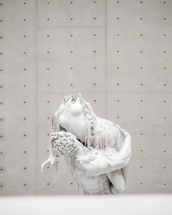 Urs Fischer, Untitled, 2011-2020 (détail/detail). © Urs Fischer. Courtesy de l’artiste et Pinault Collection. Photo Stefan Altenburger. Urs Fischer, Untitled